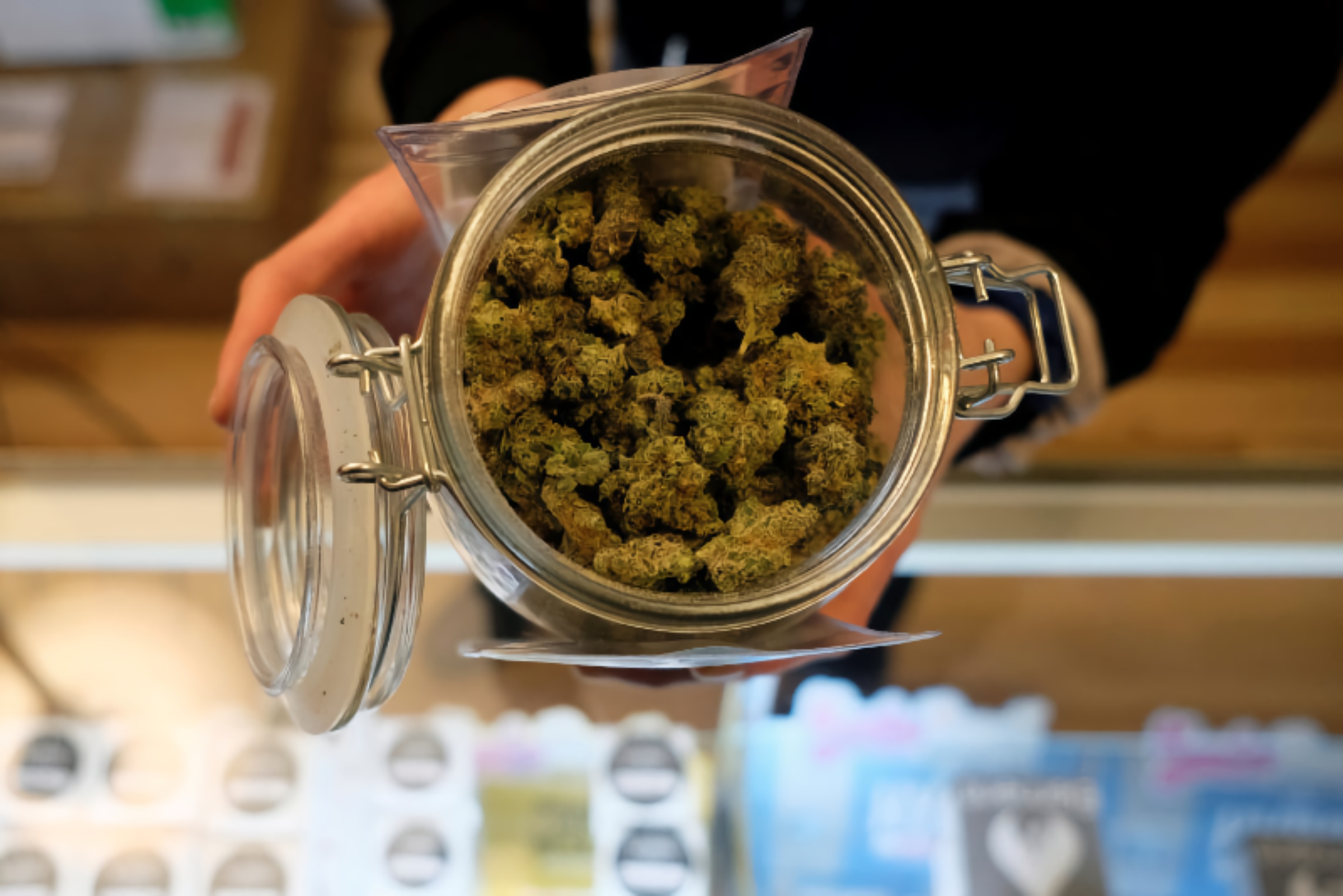 Marijuana prices still dropping in Oregon