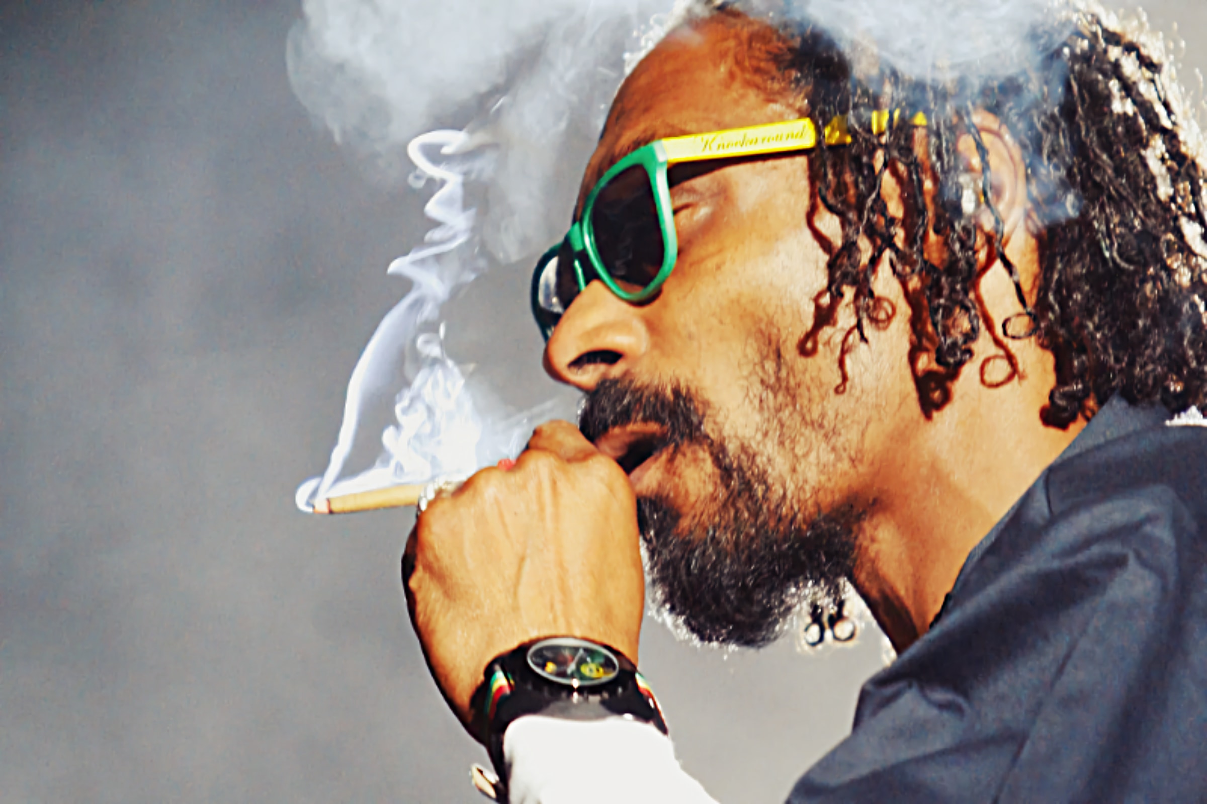 Snoop Dogg goes viral in a publicity stunt in which he quits smoking weed