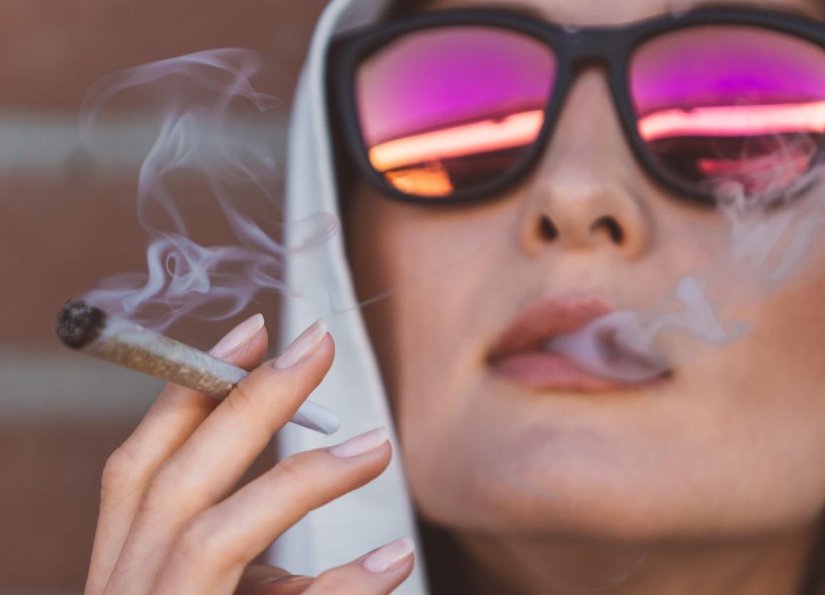 Young Women Smoke More Weed Than Their Male Counterparts According to a New study