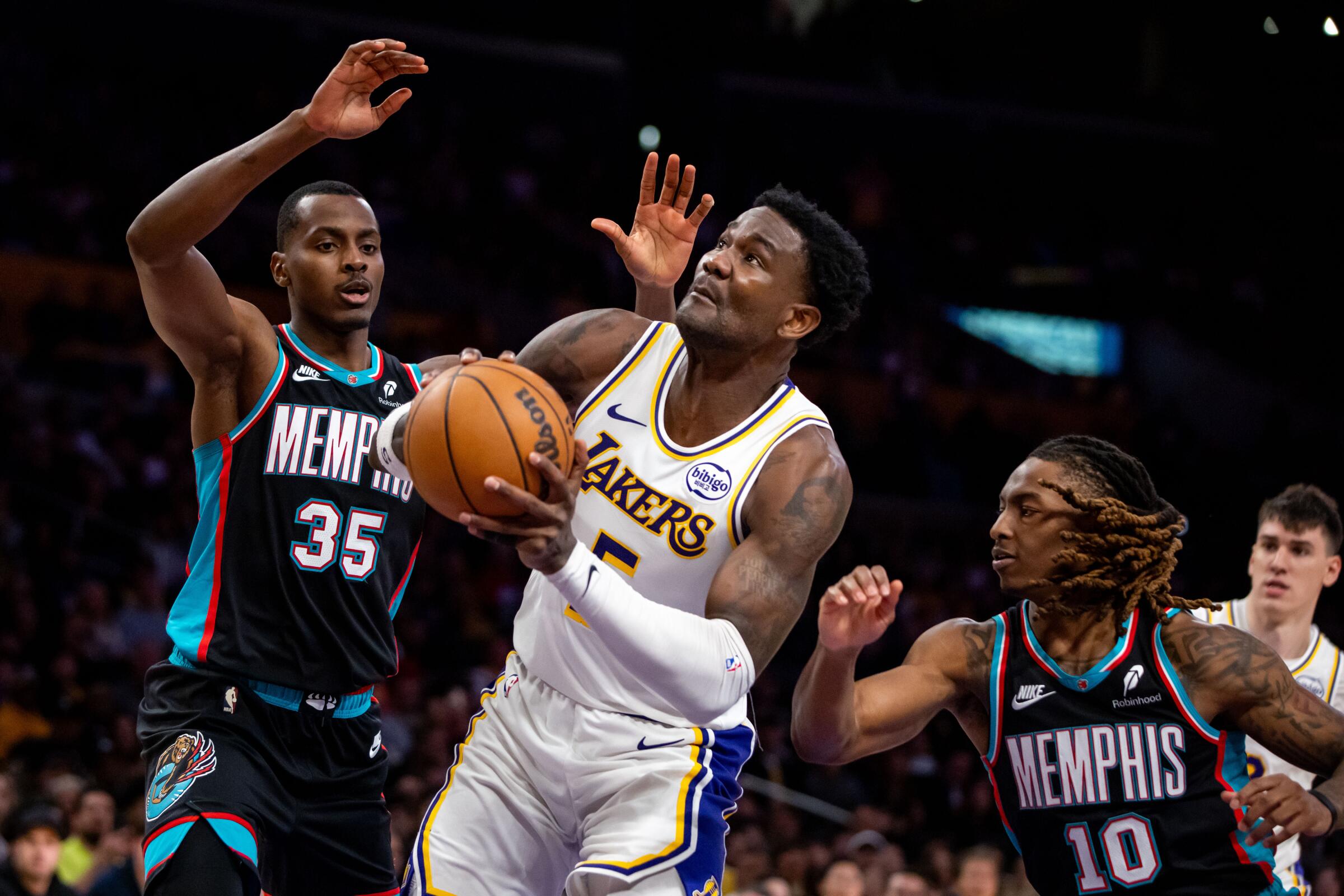 Lakers Center Deandre Ayton Detained In Bahamas For Cannabis Possession