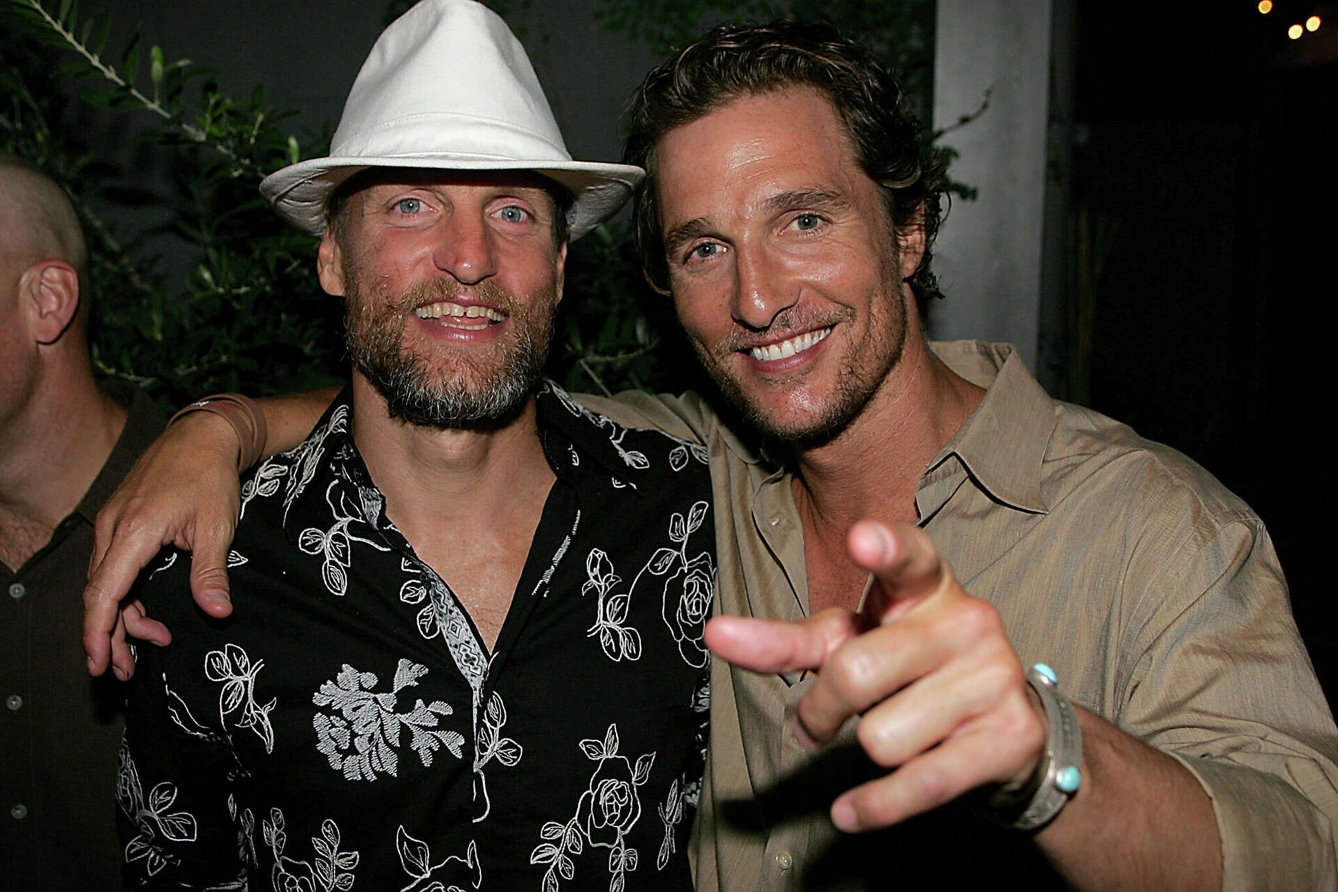 Woody Harrelson Got Kicked Out Of Two Bars For Smoking Weed With None Other Than Matthew McConaughey’s Mom